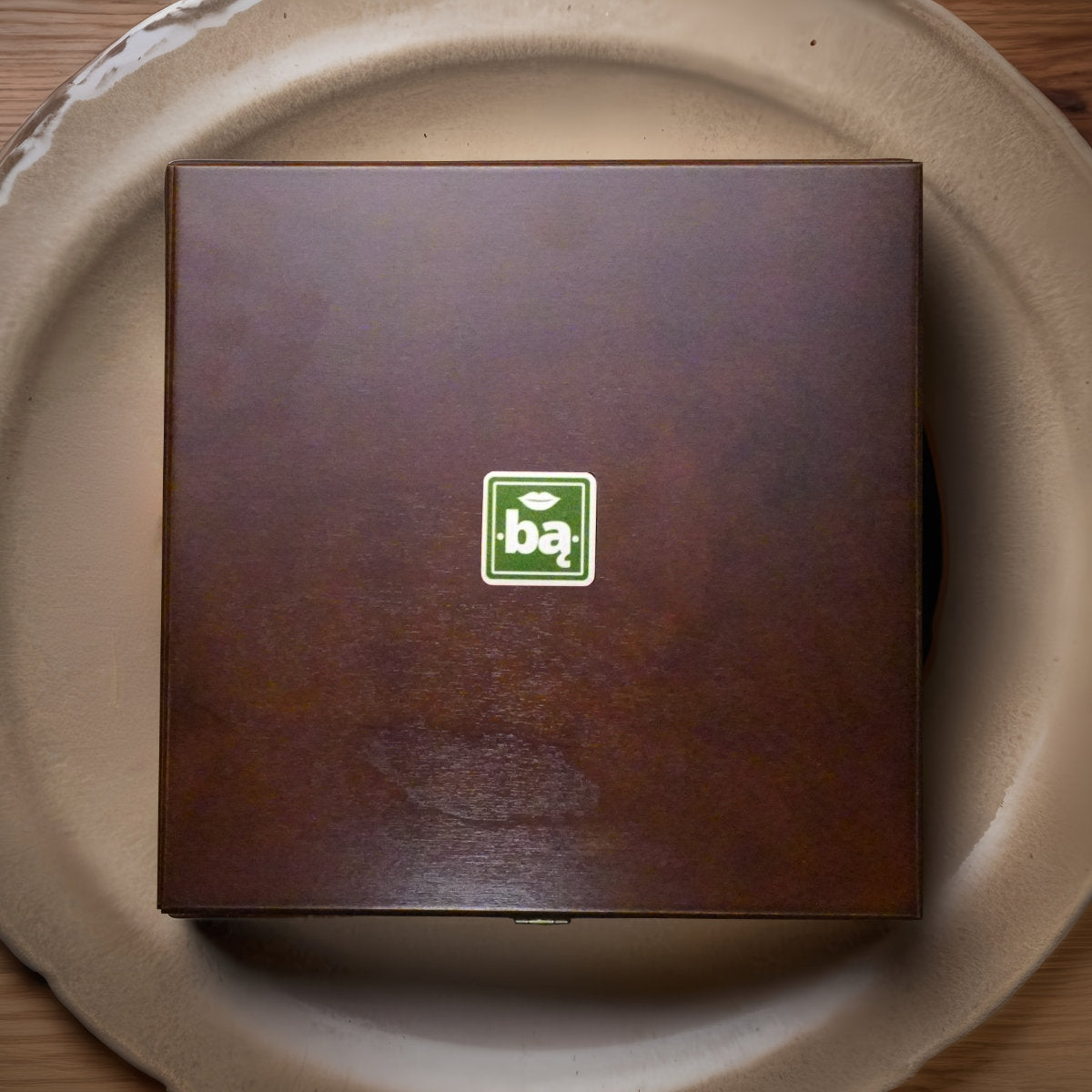 Czekoladki WOOD w drewnianych pudełeczkach